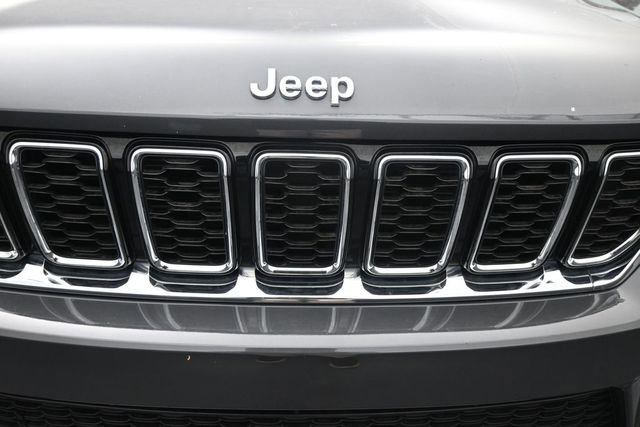 Used 2022 Jeep Grand Cherokee Limited RWD image 36