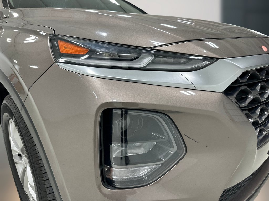 Used 2019 Hyundai Santa Fe SEL FWD image 11
