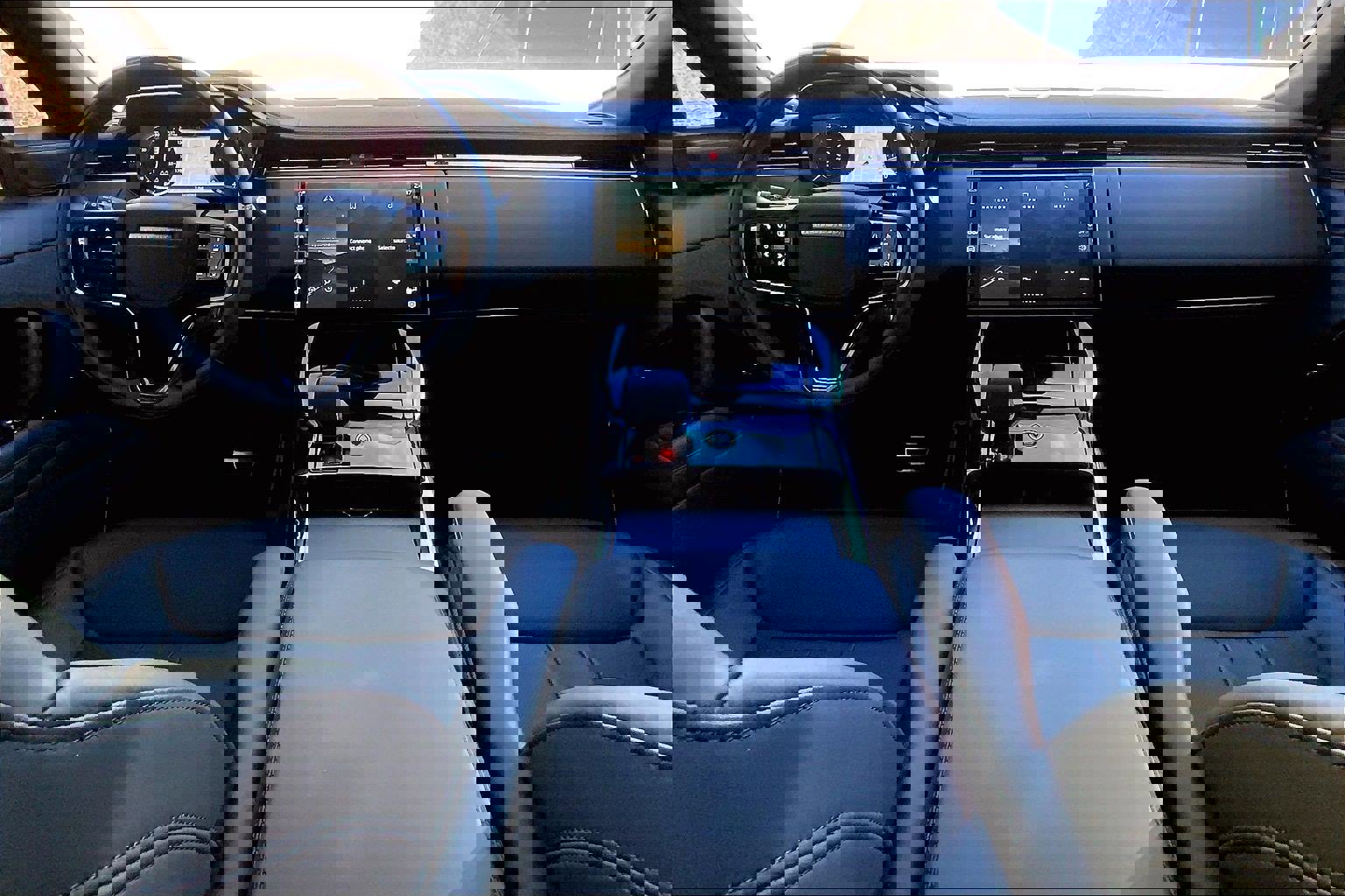 Used 2025 Land Rover Range Rover Sport Dynamic SE image 15