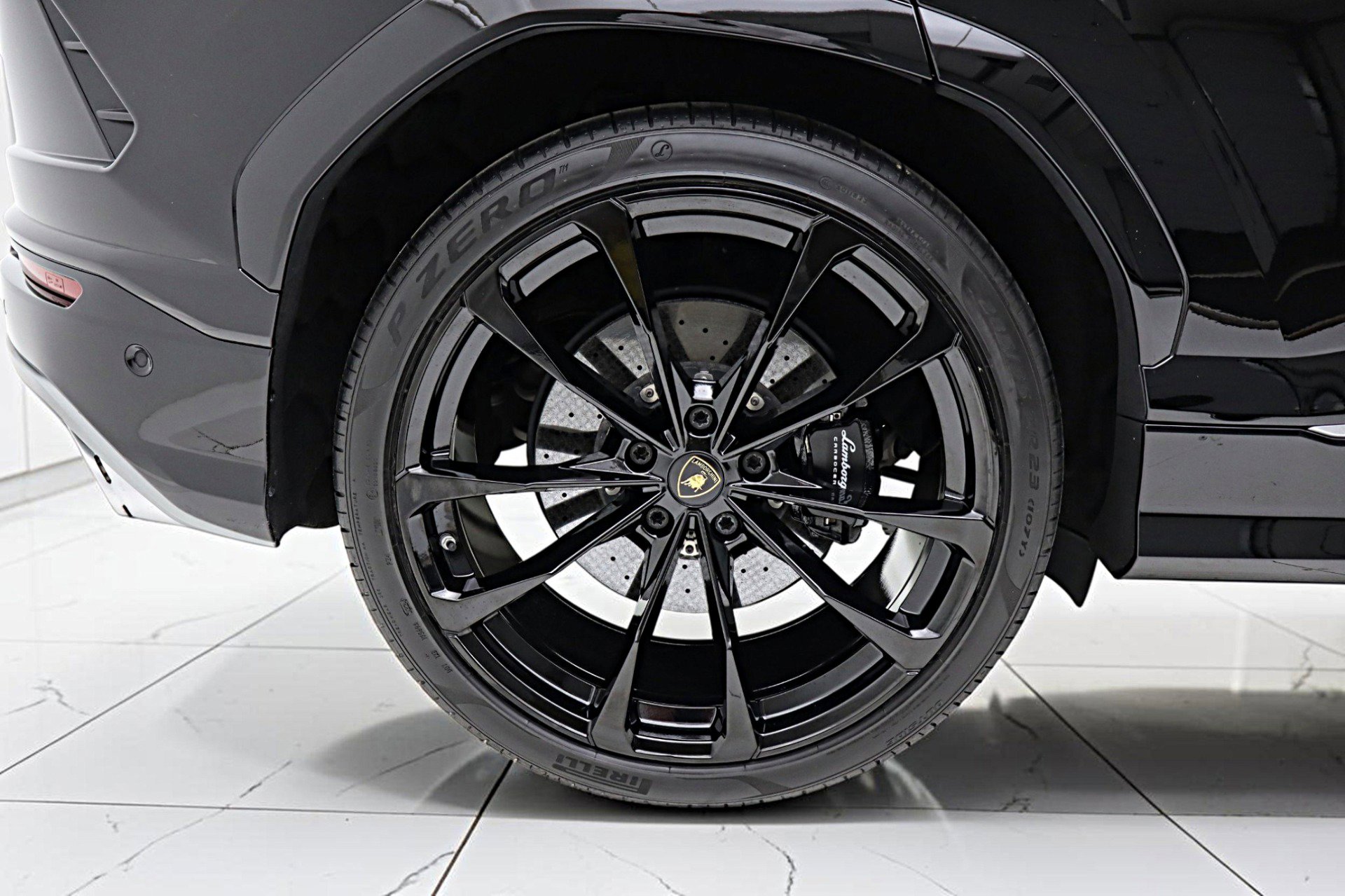 Used 2019 Lamborghini Urus AWD/4WD image 54