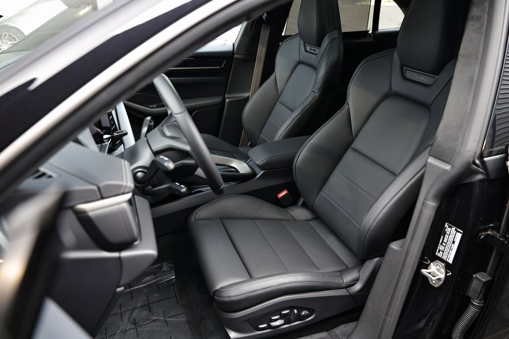 New 2025 Porsche Macan Turbo Electric image 5