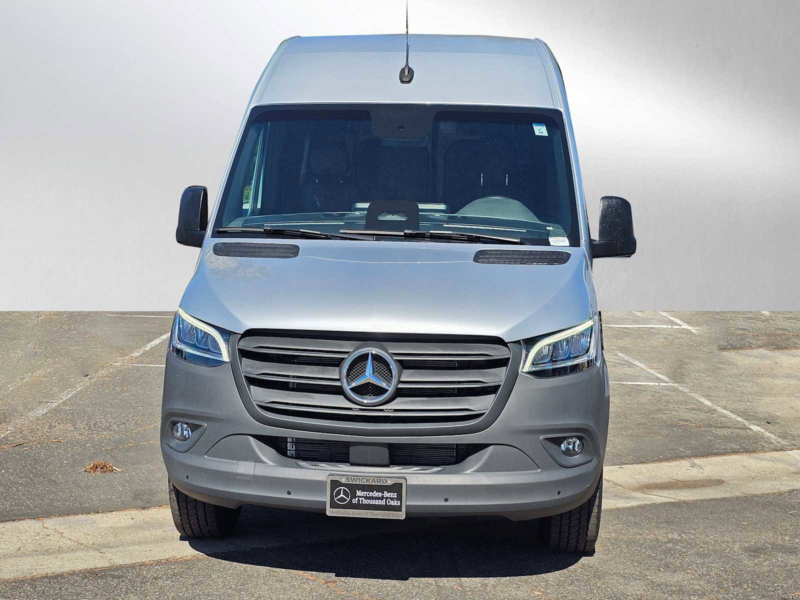 Used 2025 Mercedes-Benz Sprinter 2500 image 8