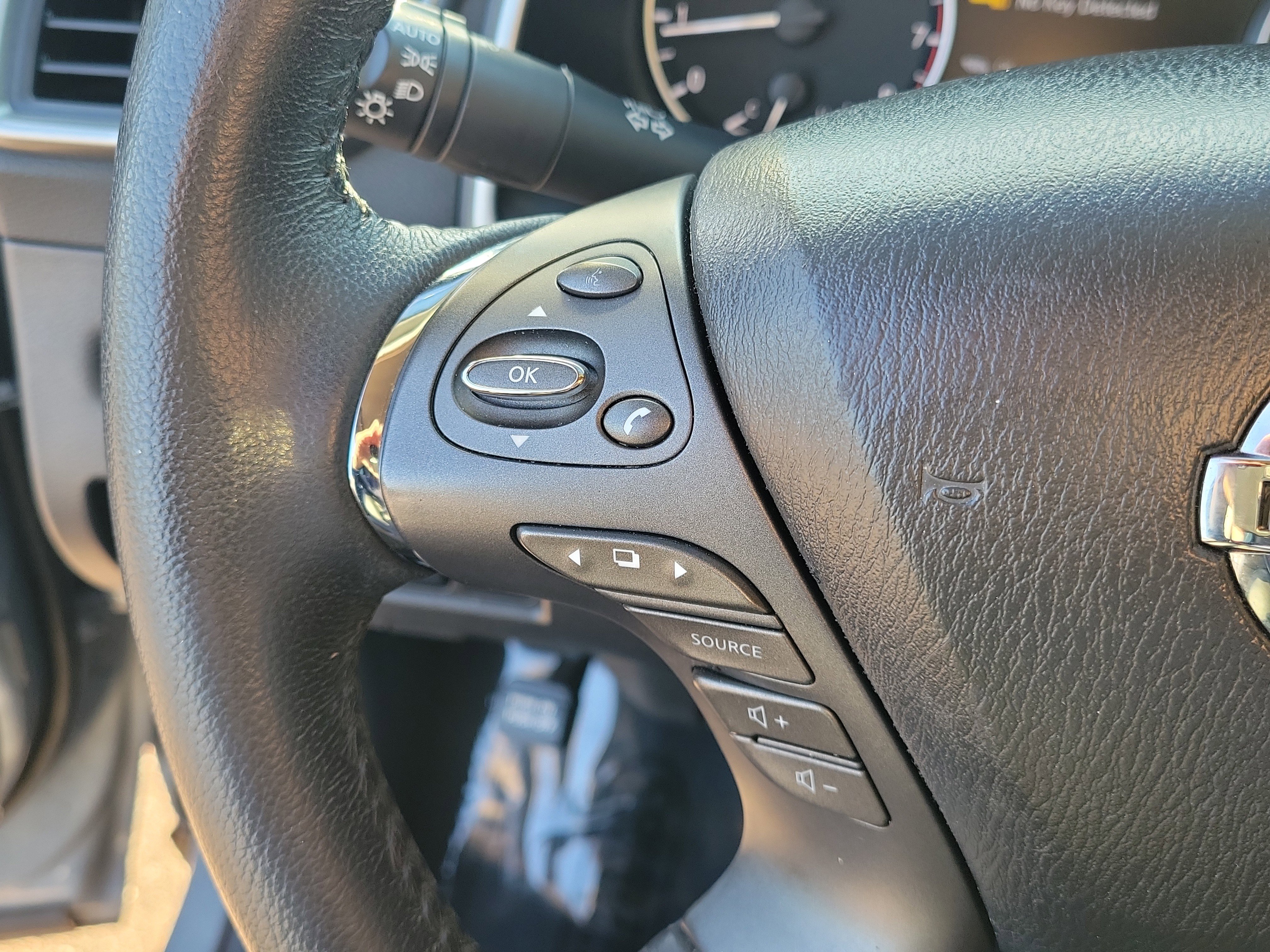 Certified 2022 Nissan Murano SV w/ SV Midnight Edition Package image 30