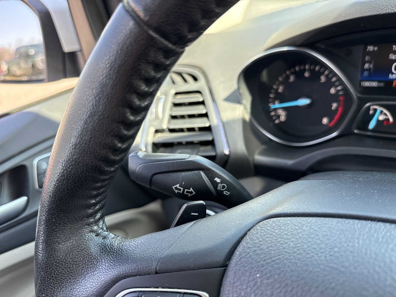 Used 2017 Ford Escape Titanium image 33