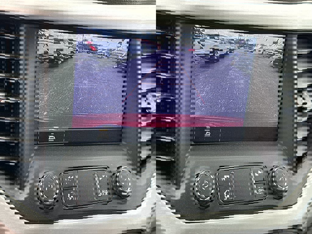 Used 2023 GMC Acadia SLT image 18