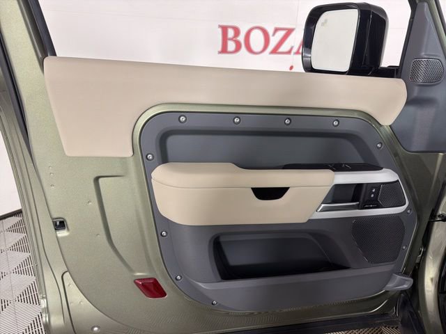 Used 2024 Land Rover Defender 90 S image 14