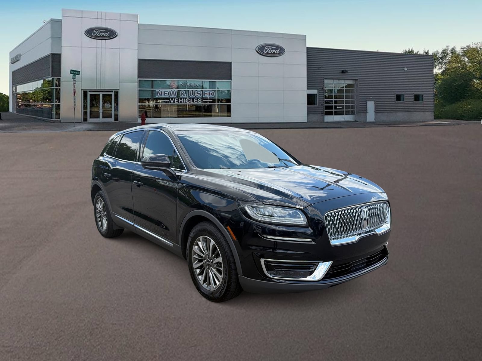 Used 2019 Lincoln Nautilus Select AWD/4WD image 2