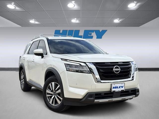 Used 2024 Nissan Pathfinder SL FWD image 1