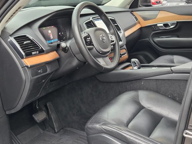 Used 2023 Volvo XC90 B5 Plus AWD/4WD image 13