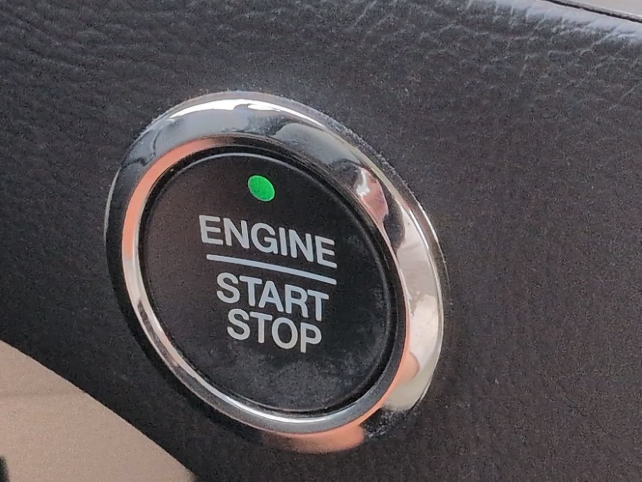 Used 2023 Ford Edge Titanium AWD/4WD image 27