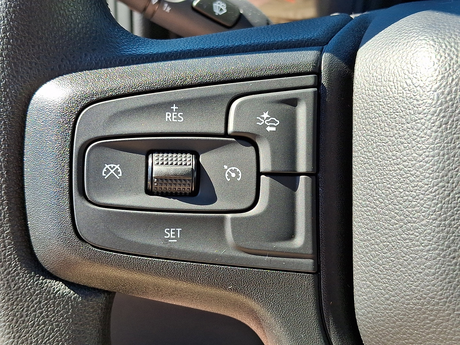 Used 2025 Chevrolet Silverado 1500 Custom Trail Boss w/ Turbomax Blackout Package AWD/4WD image 22
