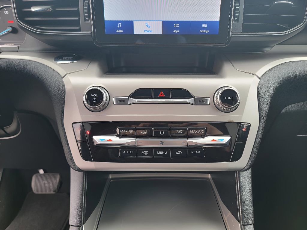 Used 2022 Ford Explorer XLT image 21