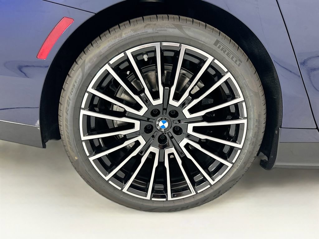 New 2026 BMW i7 xDrive60 w/ M Sport Package RWD image 32