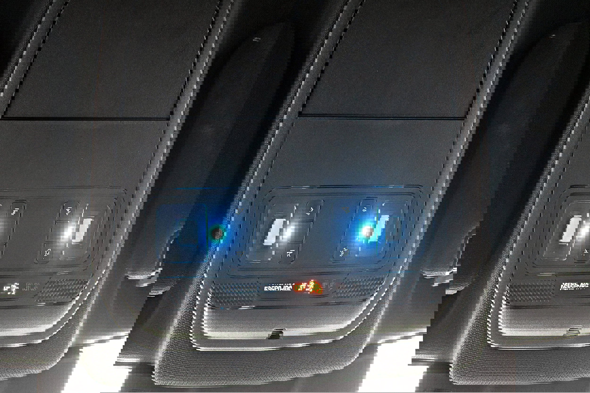 Used 2020 Ford Explorer XLT w/ Equipment Group 202A image 21