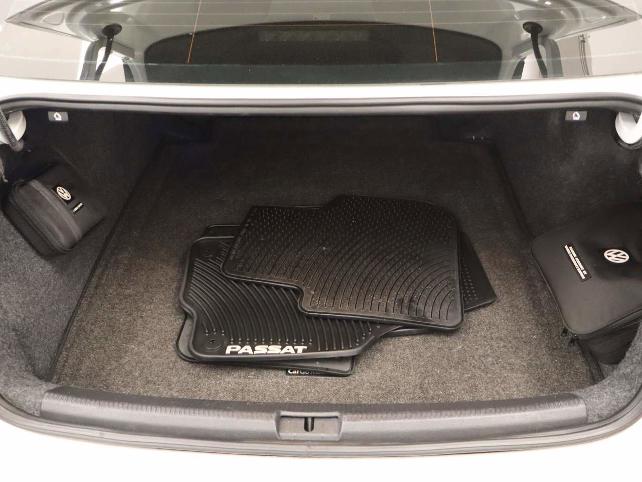 Used 2018 Volkswagen Passat GT FWD image 20