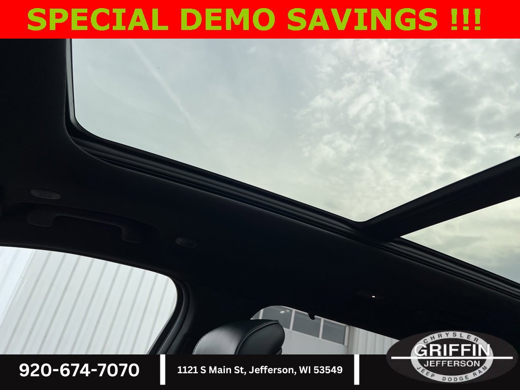 New 2025 Jeep Grand Cherokee L Summit w/ Obsidian Package image 30