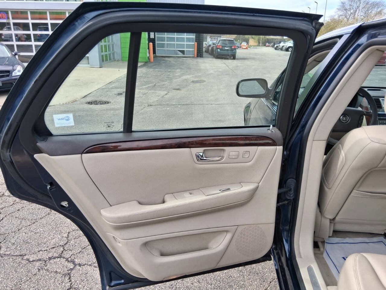 Used 2007 Cadillac DTS Luxury II image 12