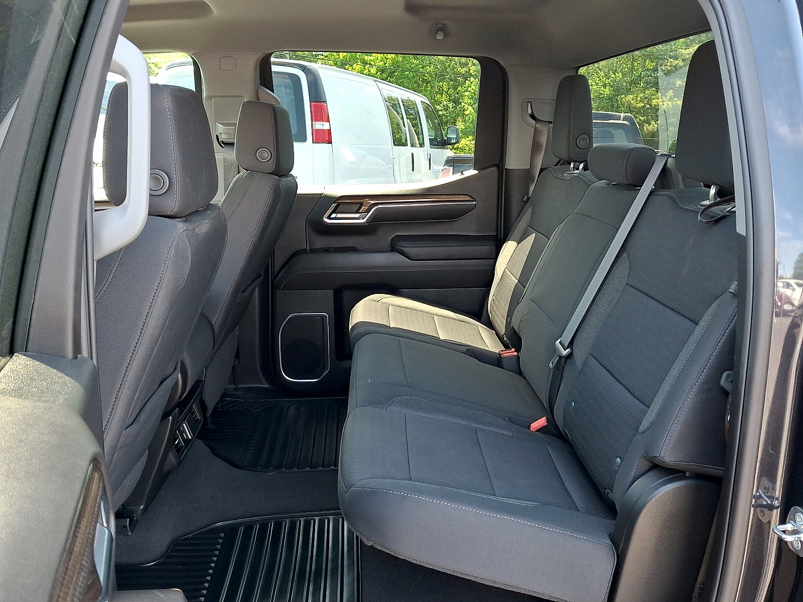 Used 2024 Chevrolet Silverado 1500 LT AWD/4WD image 11