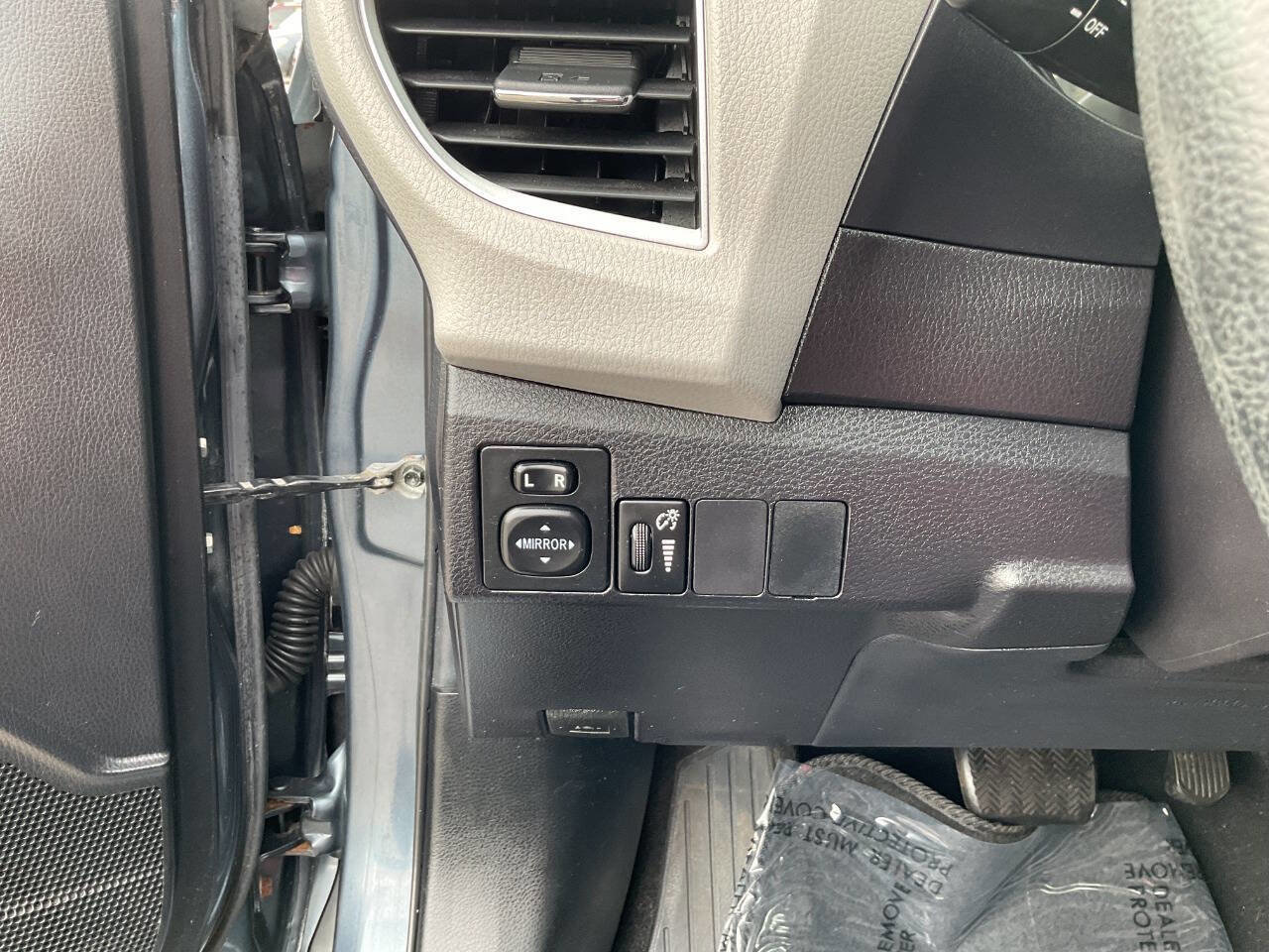 Used 2016 Toyota Corolla LE image 15