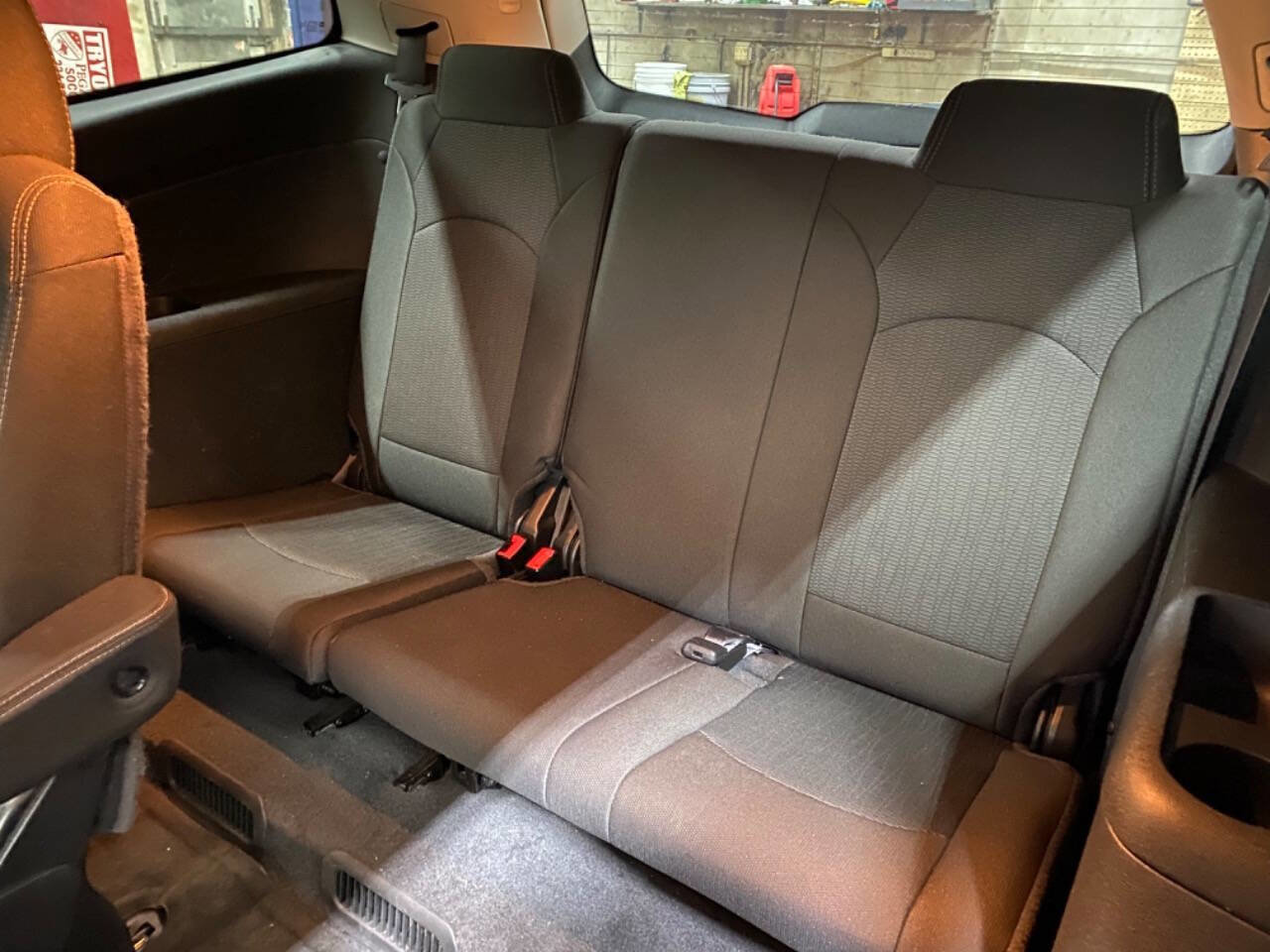 Used 2017 Chevrolet Traverse LT w/ Style and Technology Package image 18