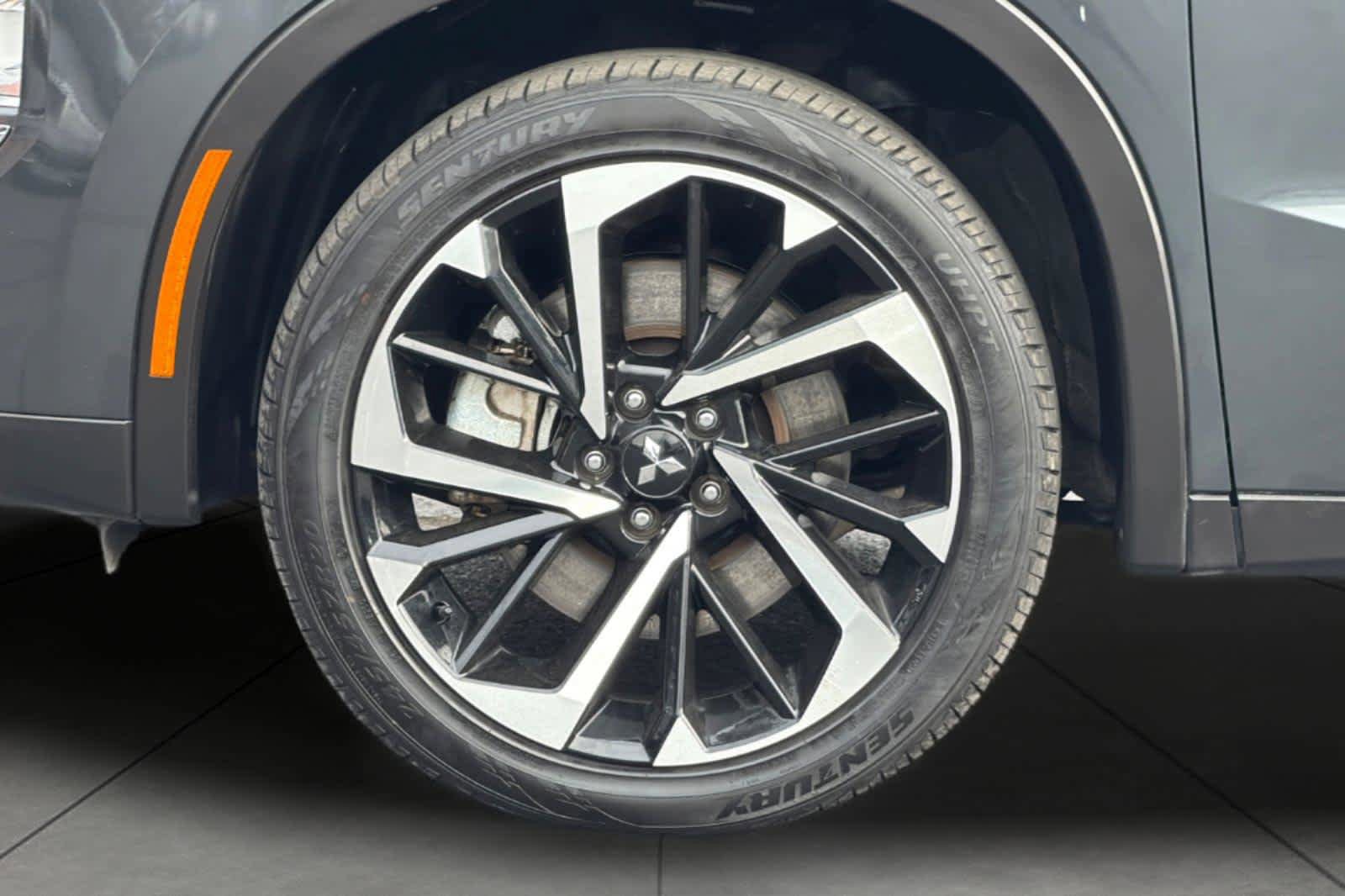 Used 2024 Mitsubishi Outlander SE image 11