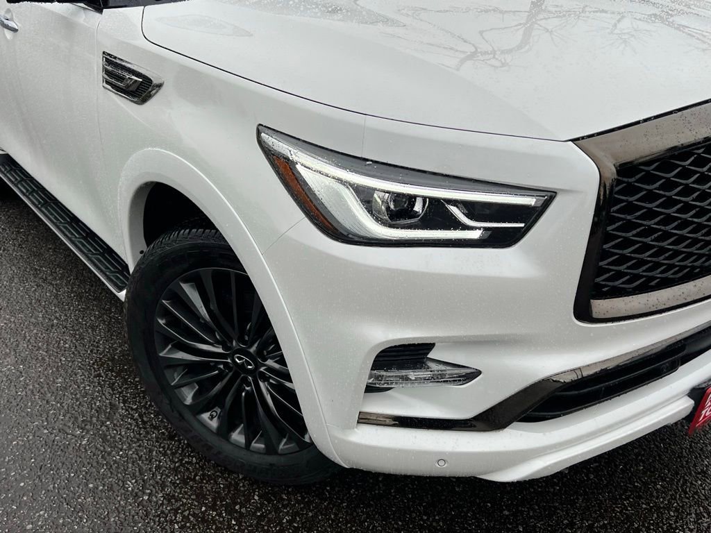 Used 2024 INFINITI QX80 Sensory image 2