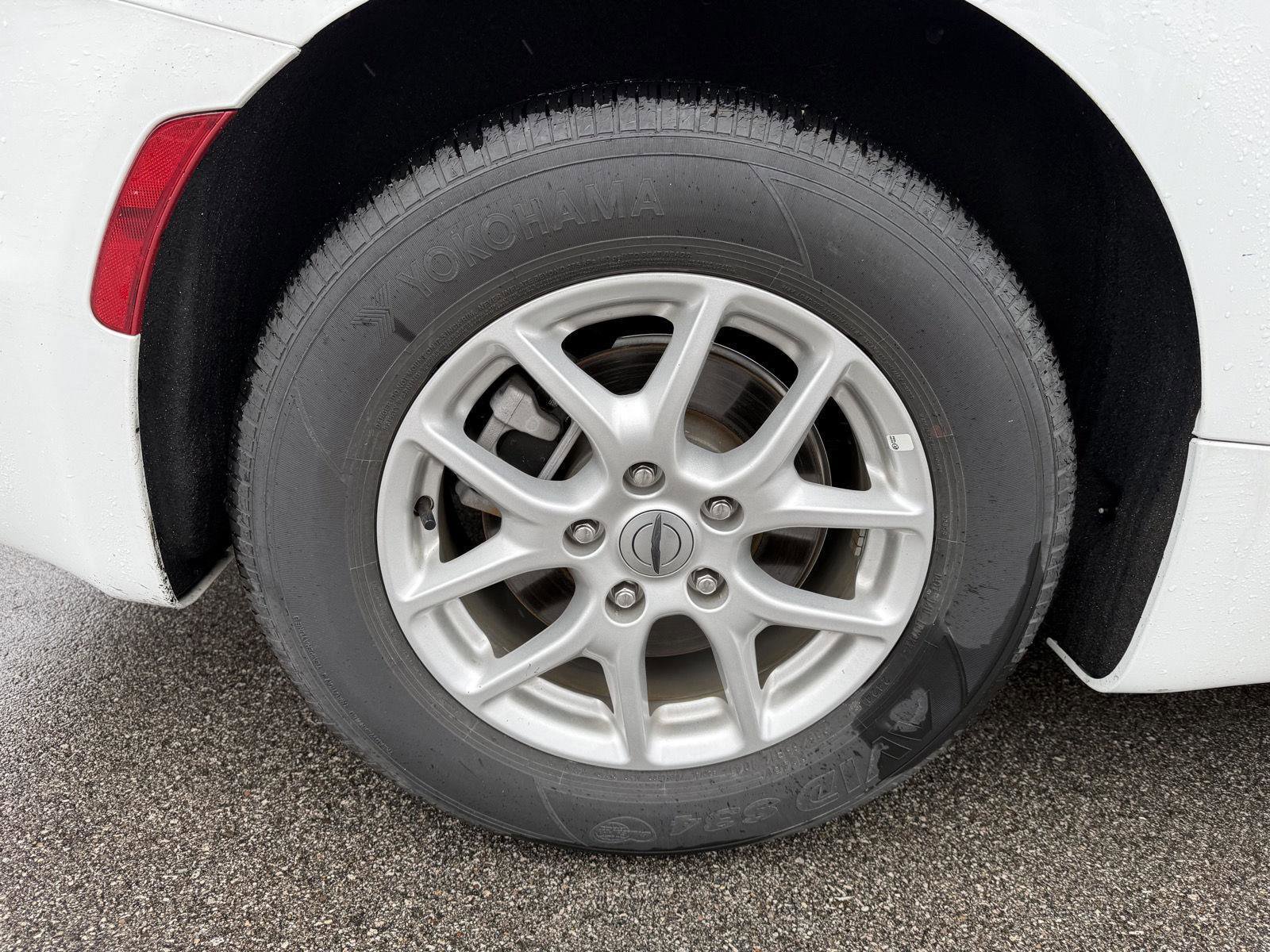 Used 2025 Chrysler Pacifica Select FWD image 15