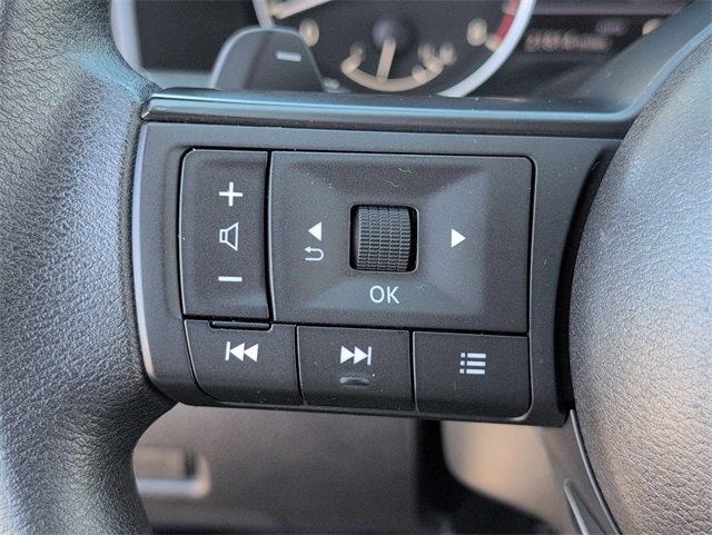 Used 2023 Nissan Rogue S image 24