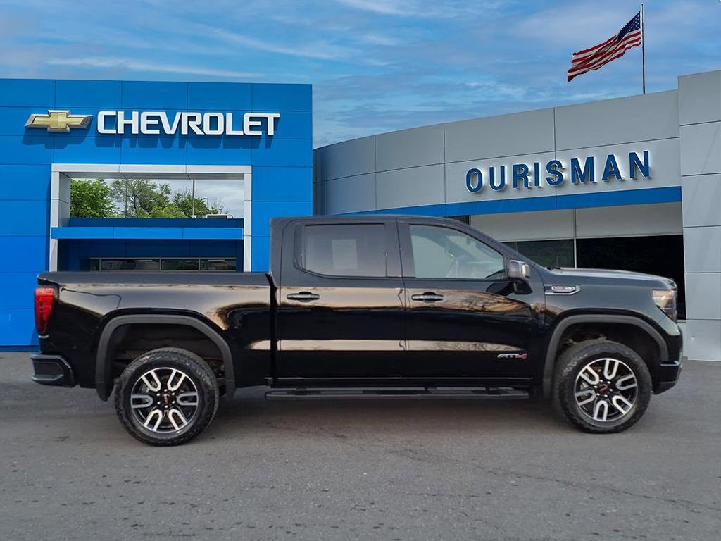 Used 2024 GMC Sierra 1500 AT4 w/ Technology Package image 2