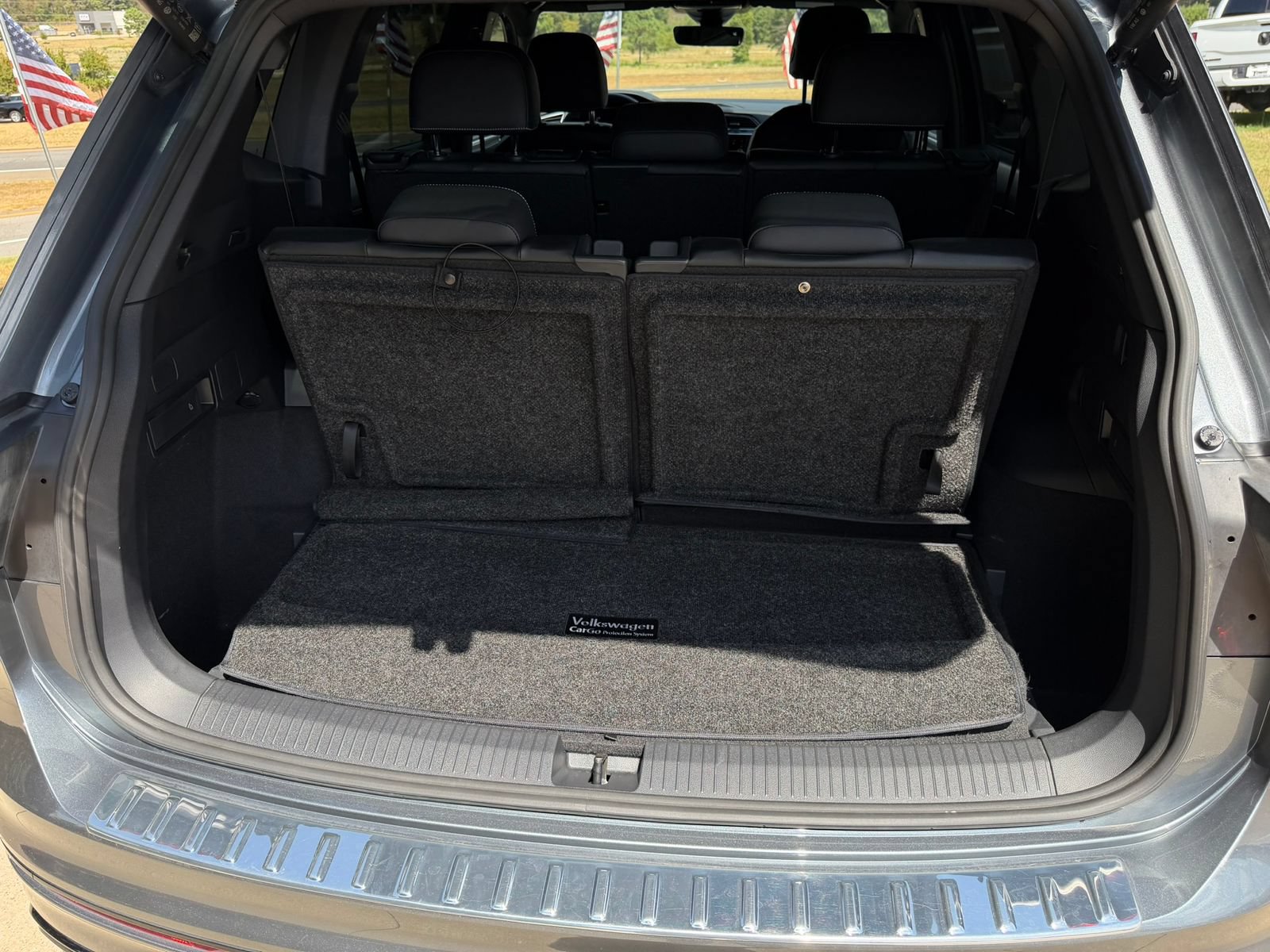 Used 2022 Volkswagen Tiguan SE R-Line FWD image 33