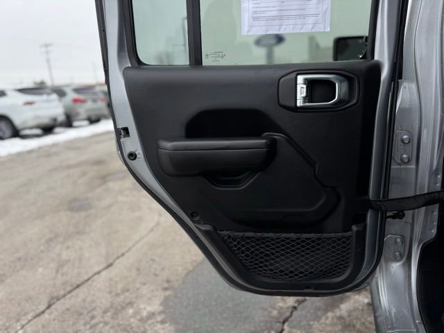 Used 2021 Jeep Gladiator Willys image 14