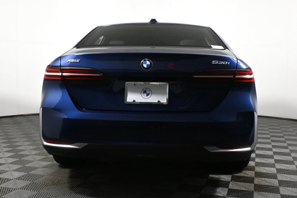 Used 2026 BMW 530i xDrive w/ Premium Package AWD/4WD image 6