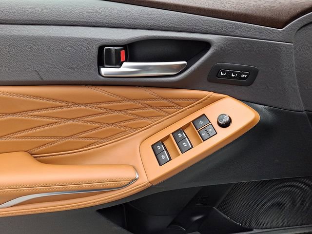 Certified 2021 Toyota Avalon Limited w/ Advanced Safety Package image 12