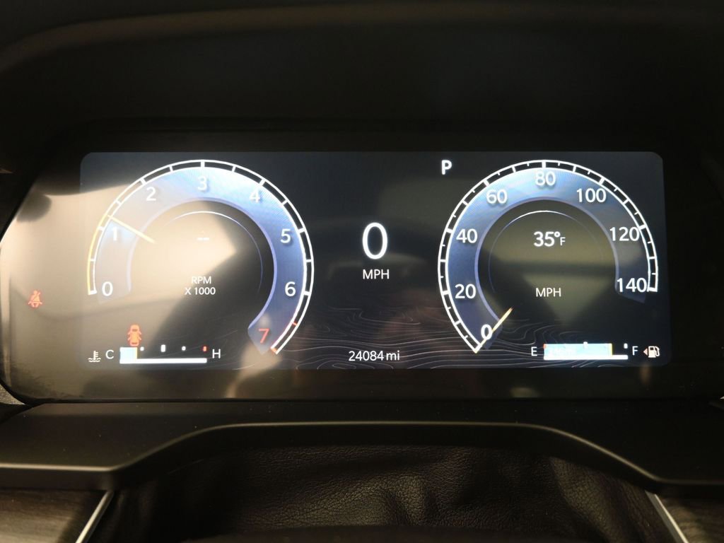 Used 2024 Jeep Grand Cherokee Limited w/ Luxury Tech Group II image 36