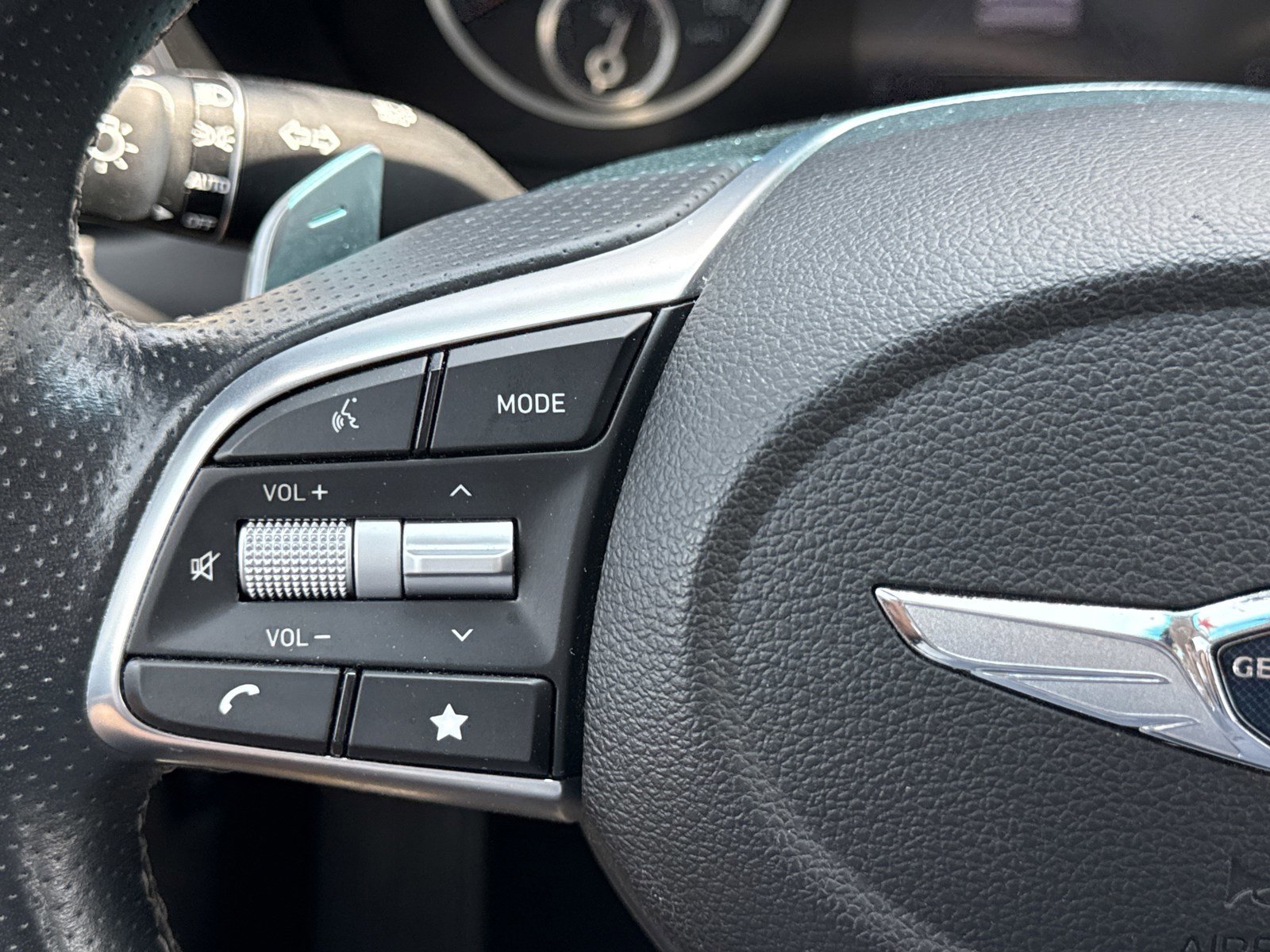 Used 2023 Genesis G70 2.0T RWD image 20