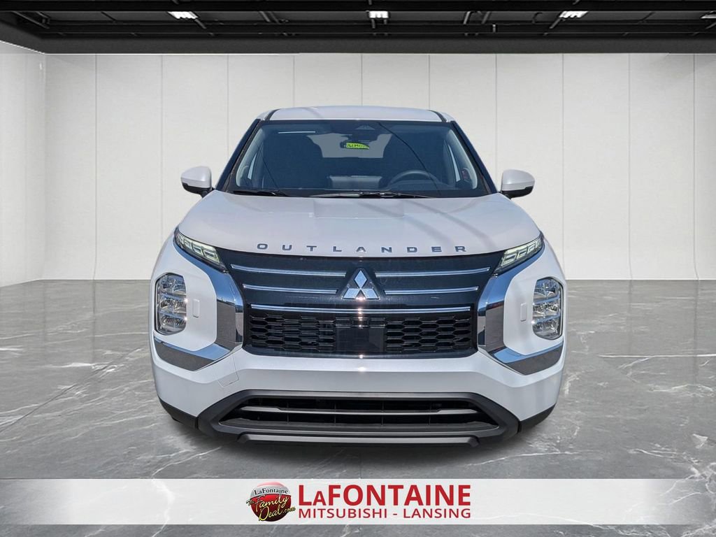 New 2026 Mitsubishi Outlander ES image 8