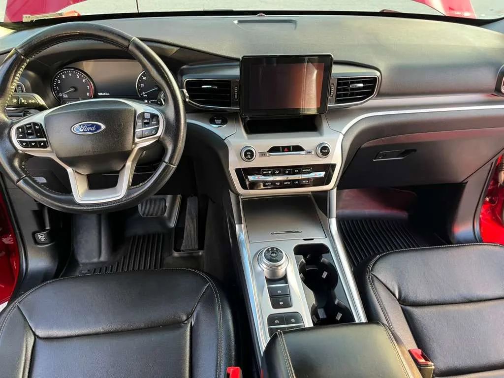Used 2020 Ford Explorer XLT w/ Equipment Group 202A RWD image 10