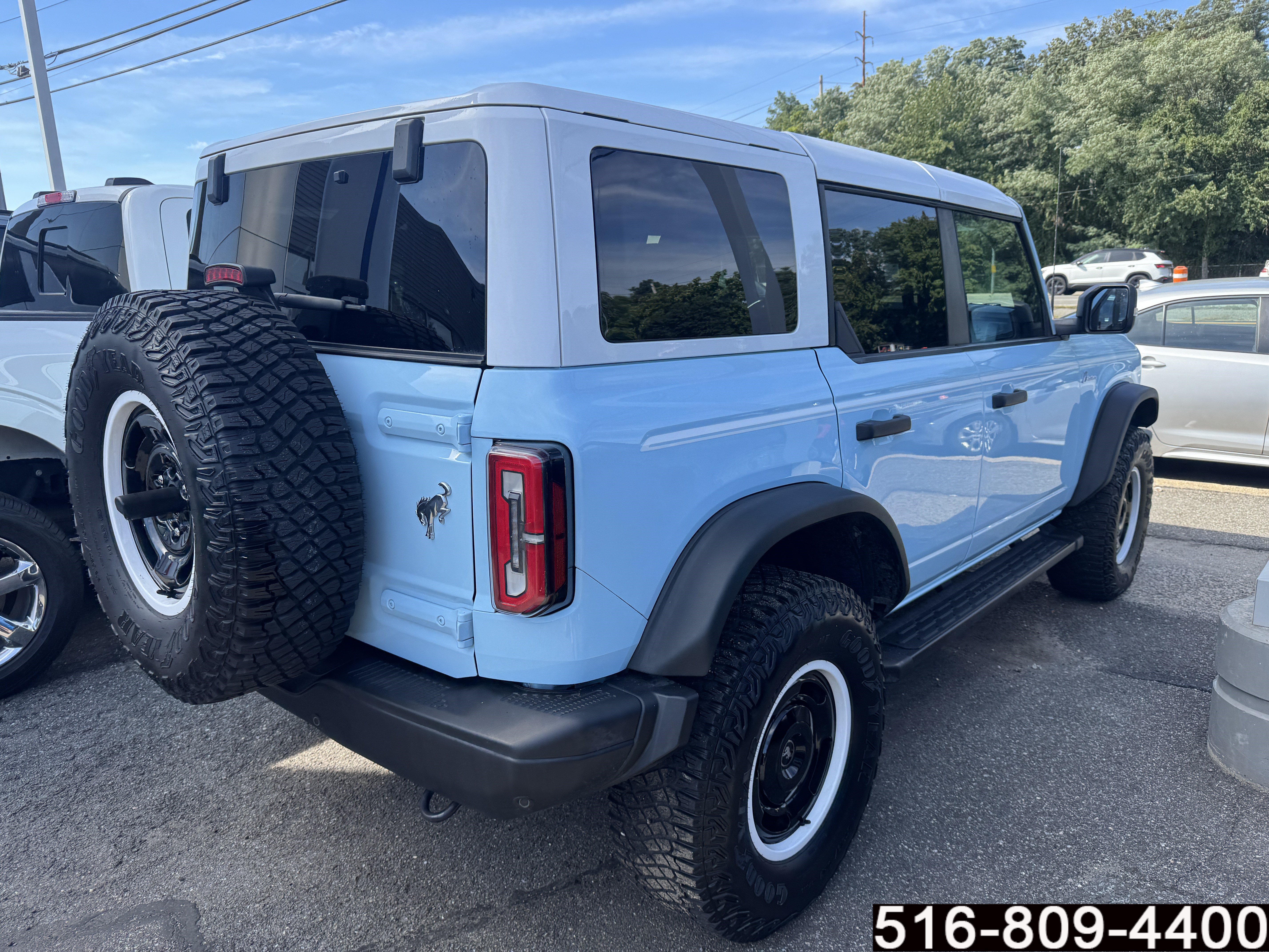 Used 2023 Ford Bronco Heritage Edition AWD/4WD image 4