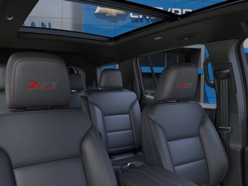 New 2025 Chevrolet Traverse Z71 w/ Enhanced Driving Package AWD/4WD image 25