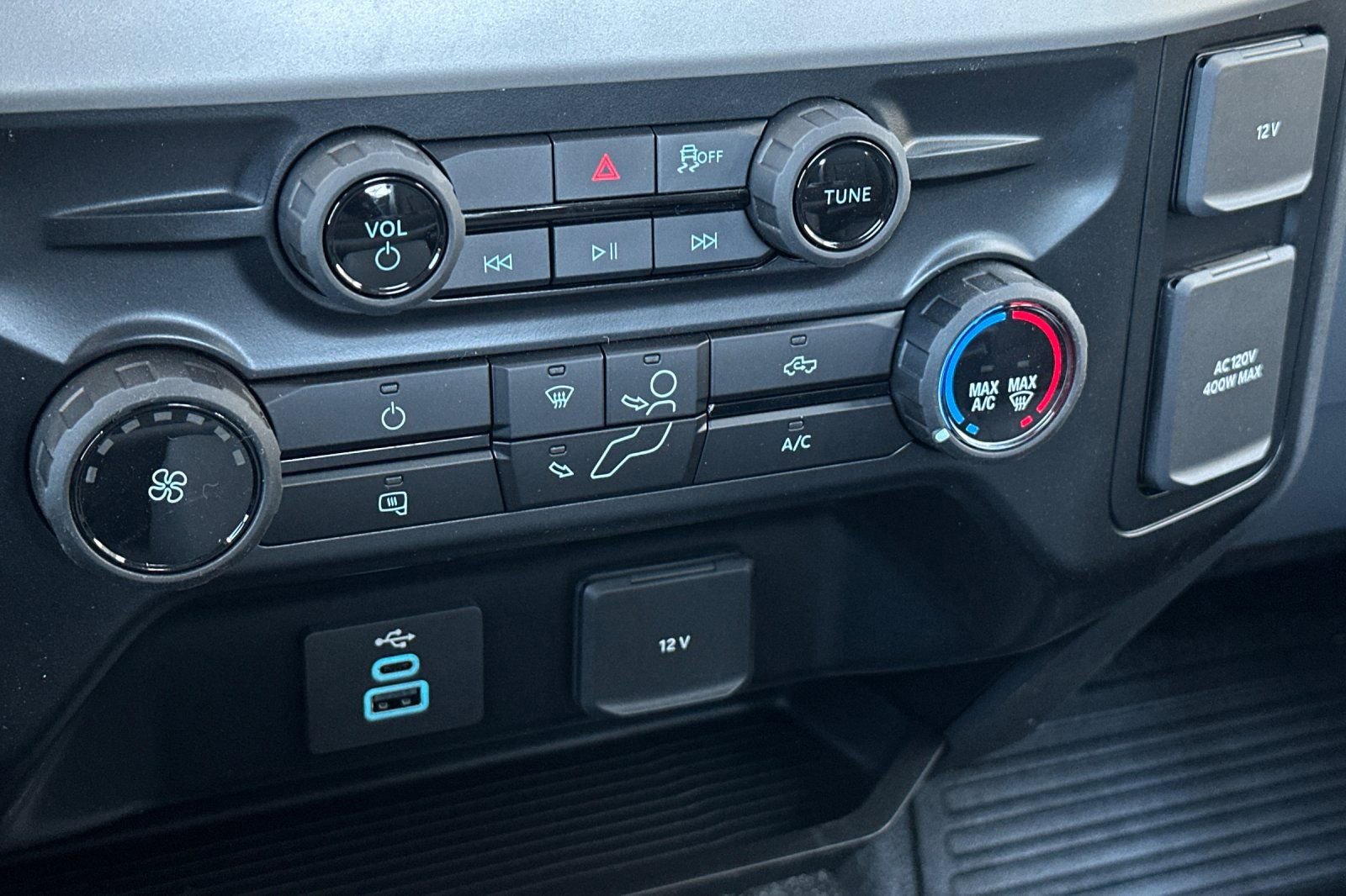 New 2026 Ford F250 XL w/ XL Chrome Package image 19