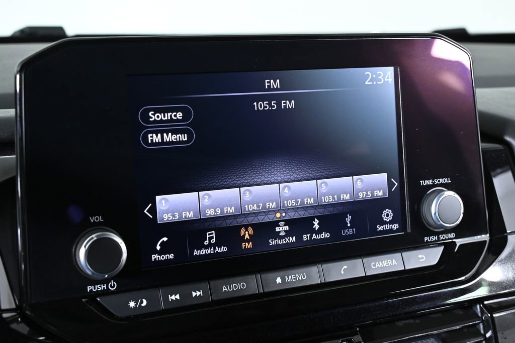 Used 2025 Nissan Pathfinder SV image 16