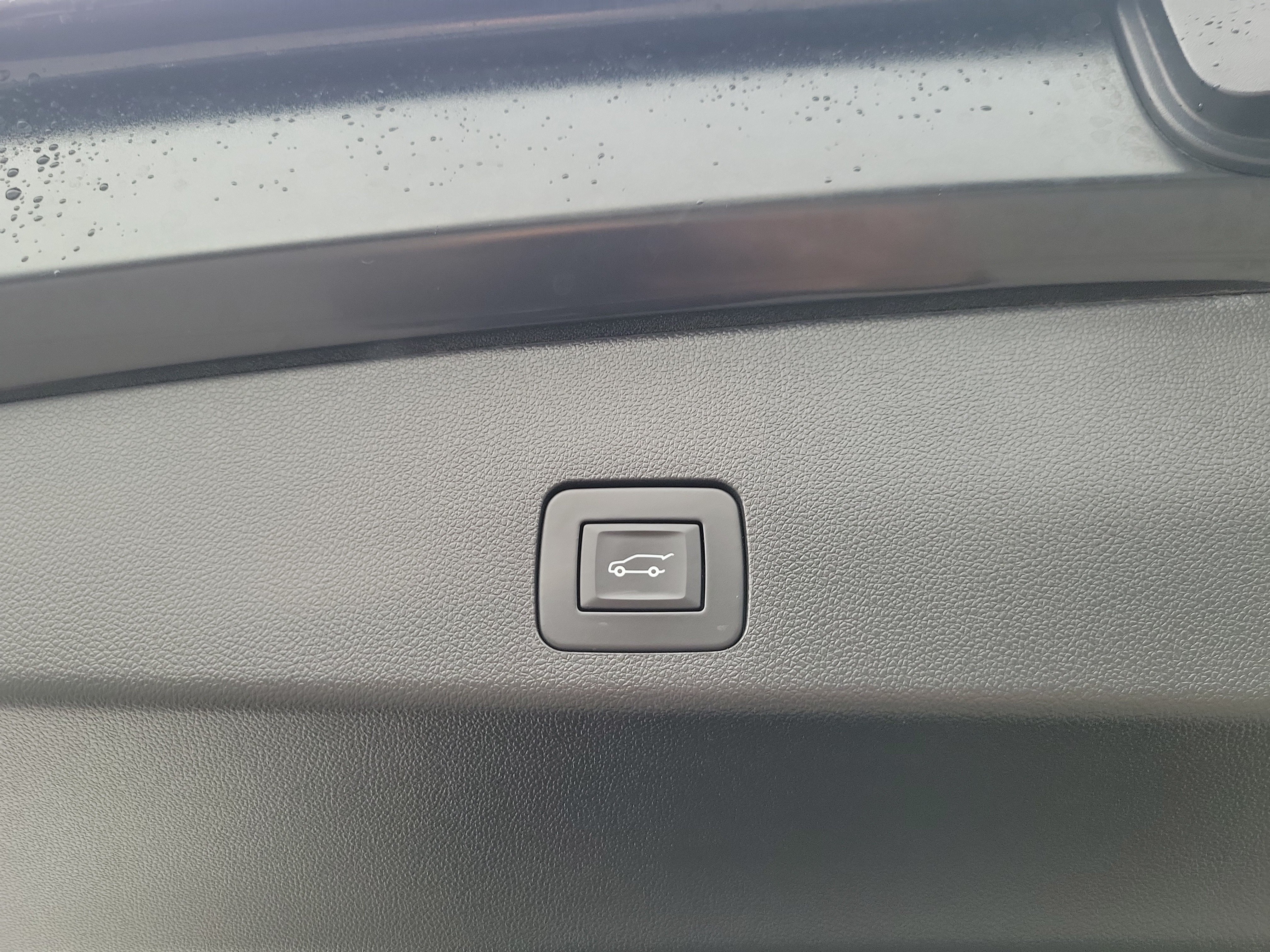 Used 2024 Buick Encore GX Sport Touring w/ Advanced Technology Package FWD image 17