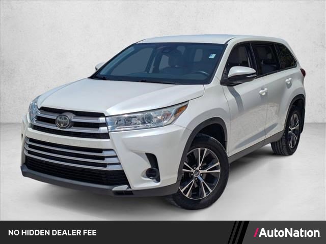 Used 2019 Toyota Highlander LE FWD image 1