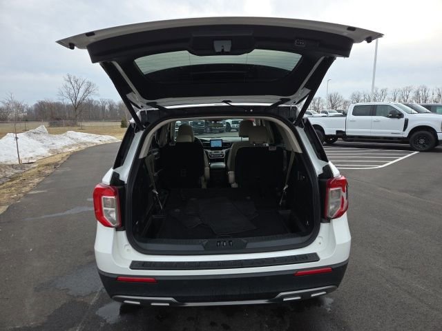 Certified 2023 Ford Explorer XLT w/ Equipment Group 202A image 12