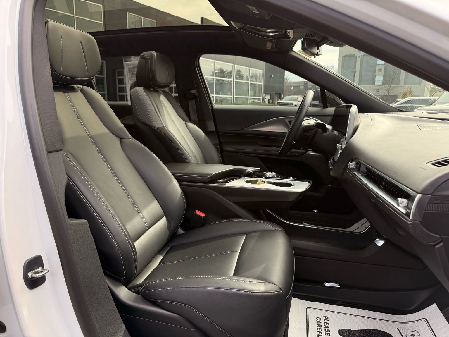 Used 2024 Cadillac Lyriq Tech image 24