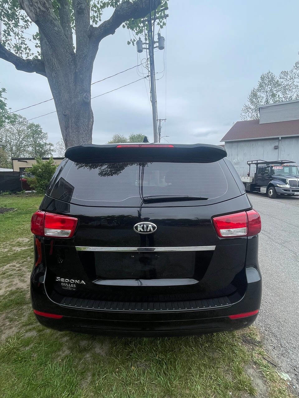 Used 2016 Kia Sedona L FWD image 5