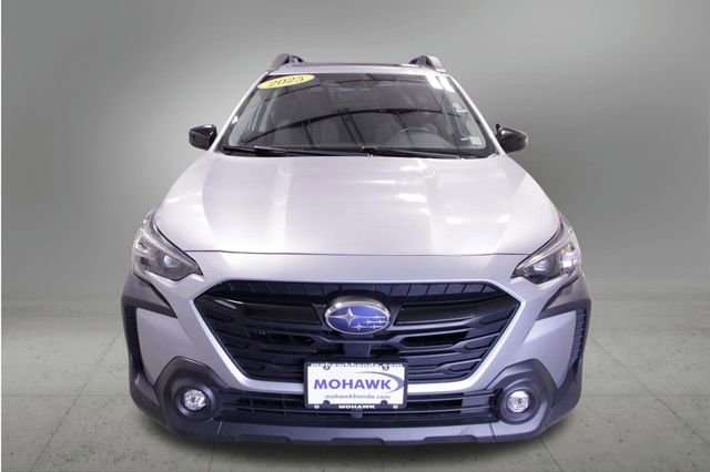 Used 2025 Subaru Outback Onyx Edition image 9