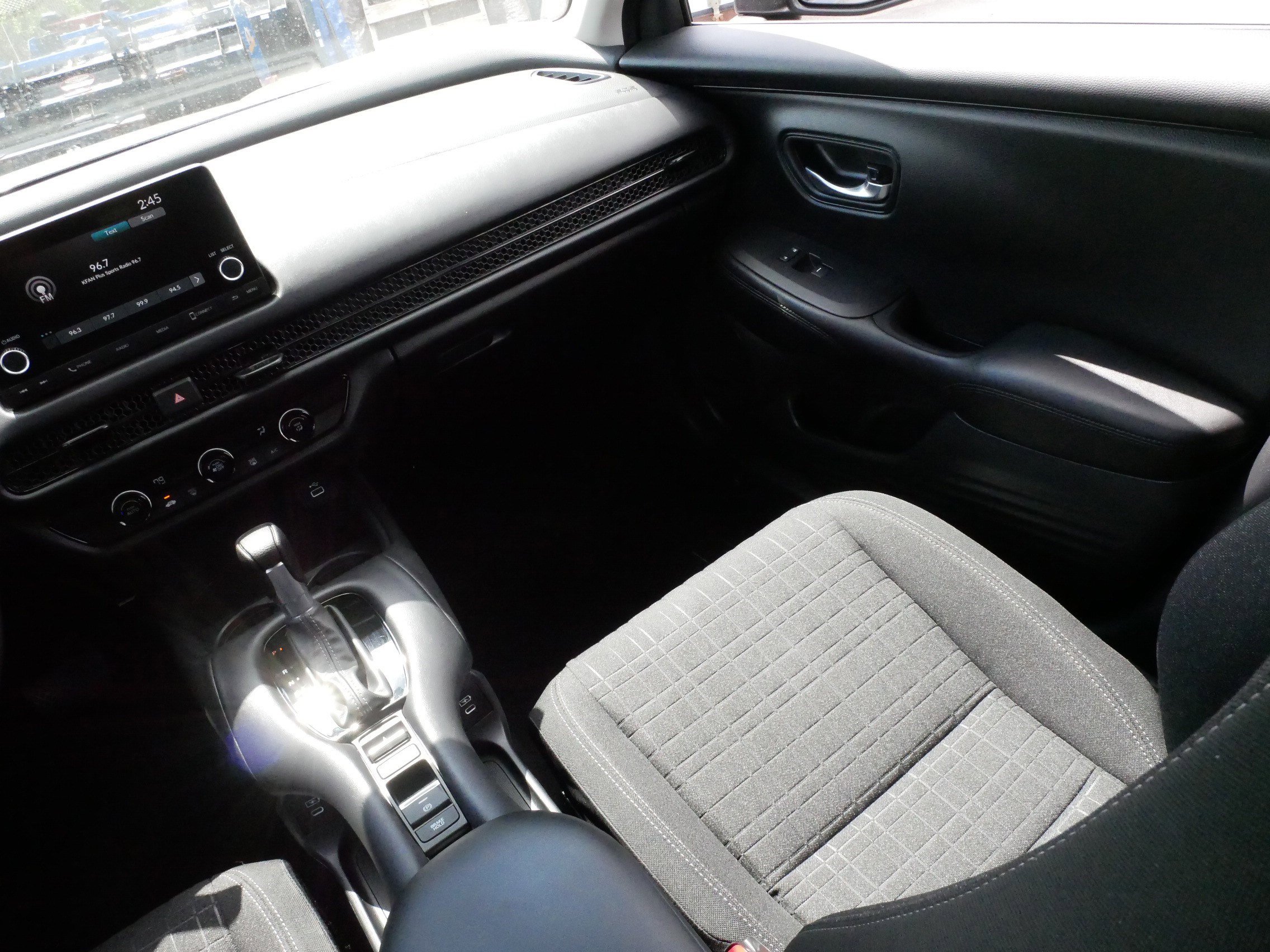 Used 2025 Honda HR-V LX image 11