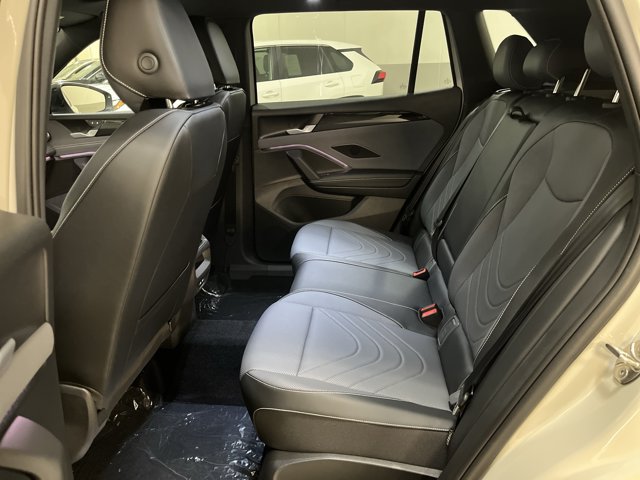 New 2026 Volkswagen Tiguan SE R-Line AWD/4WD image 22