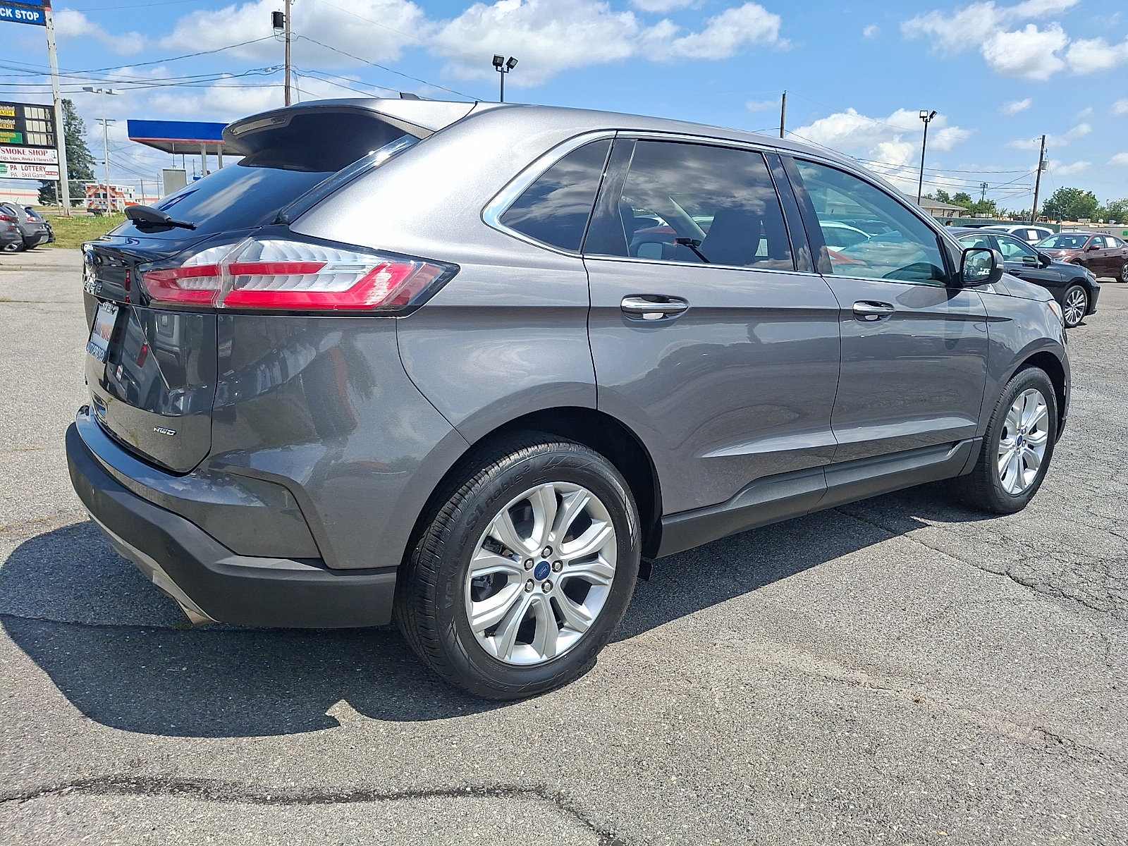 Used 2022 Ford Edge Titanium w/ Equipment Group 301A AWD/4WD image 6